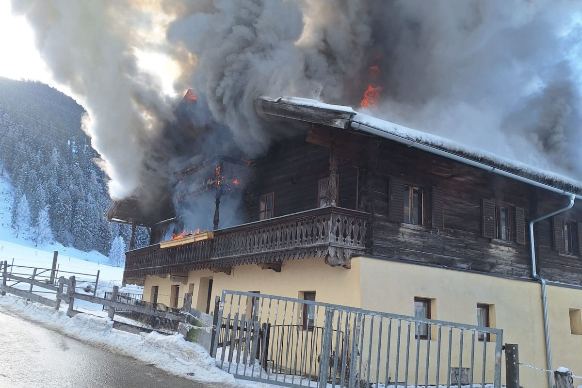 Stuhlfelden – Bauernhaus bei Brand schwer beschädigt