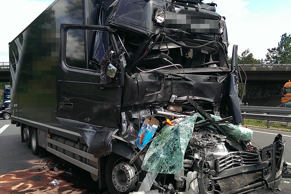 Sittensen - Ablenkung und Abstand als Unfallursachen