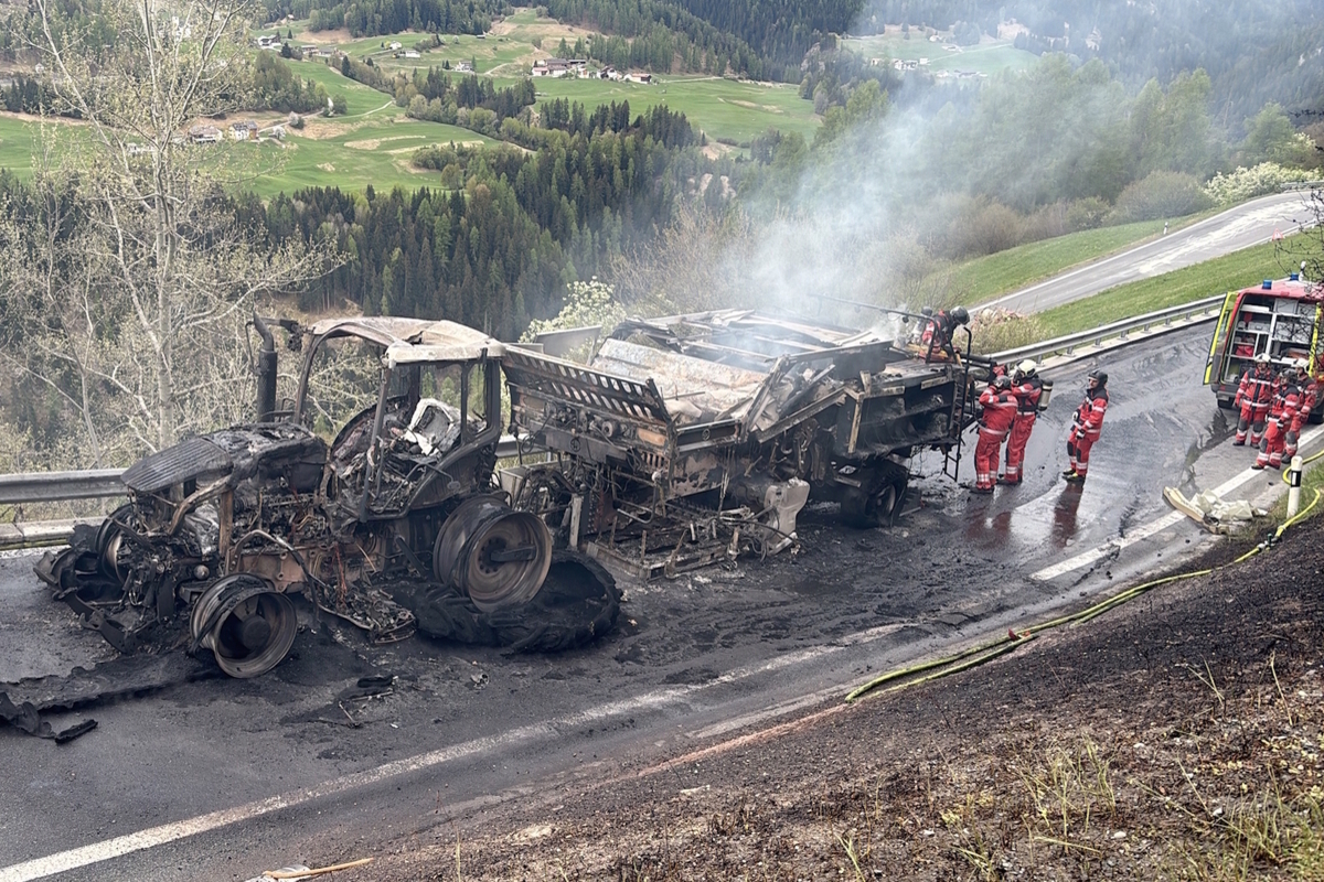 Ftan GR – Traktor mit Heupresse in Brand