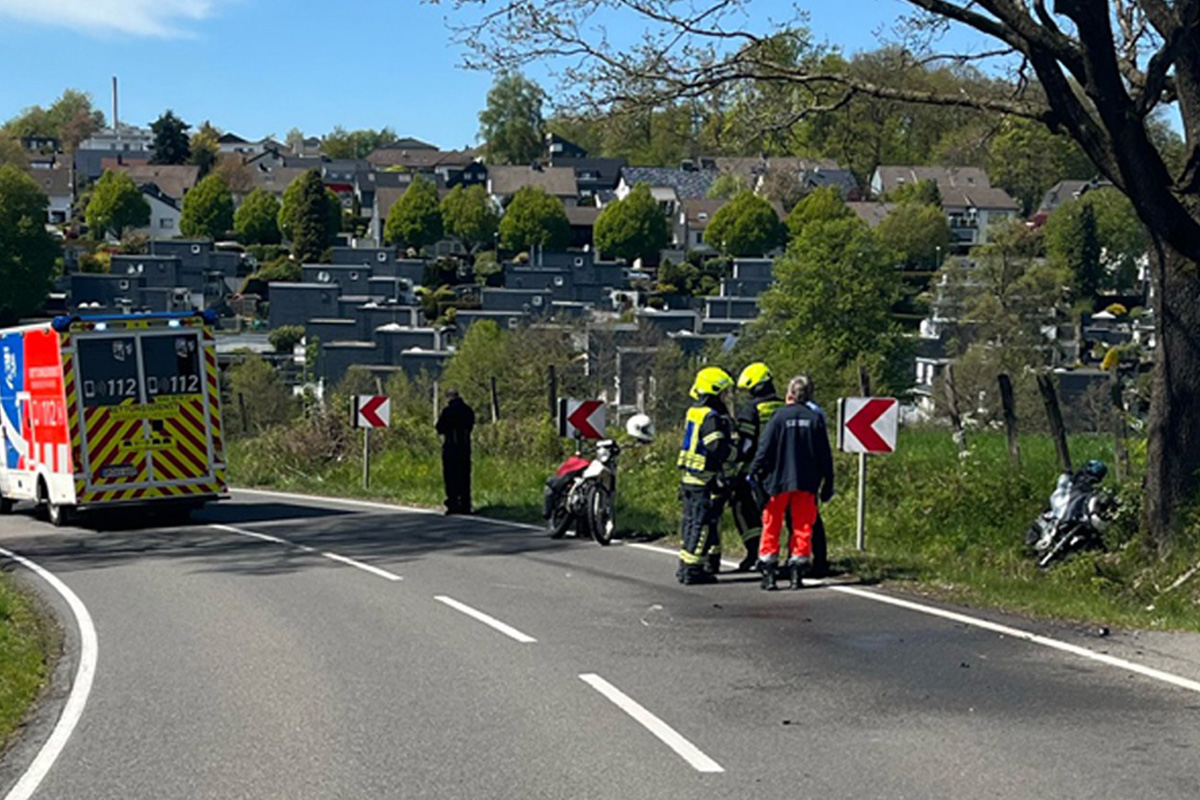 Radevormwald – Motorradfahrer nach Sturz schwer verletzt