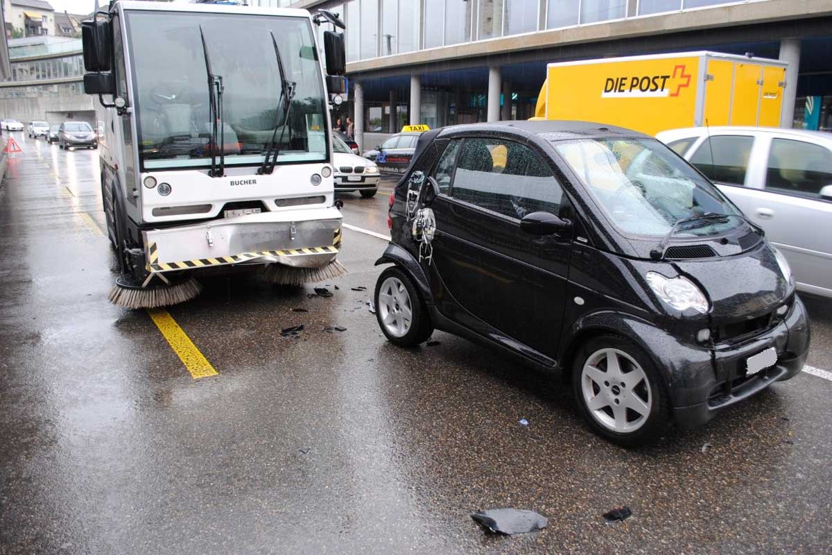 Schaffhausen - Auffahrkollision zwischen drei Fahrzeugen