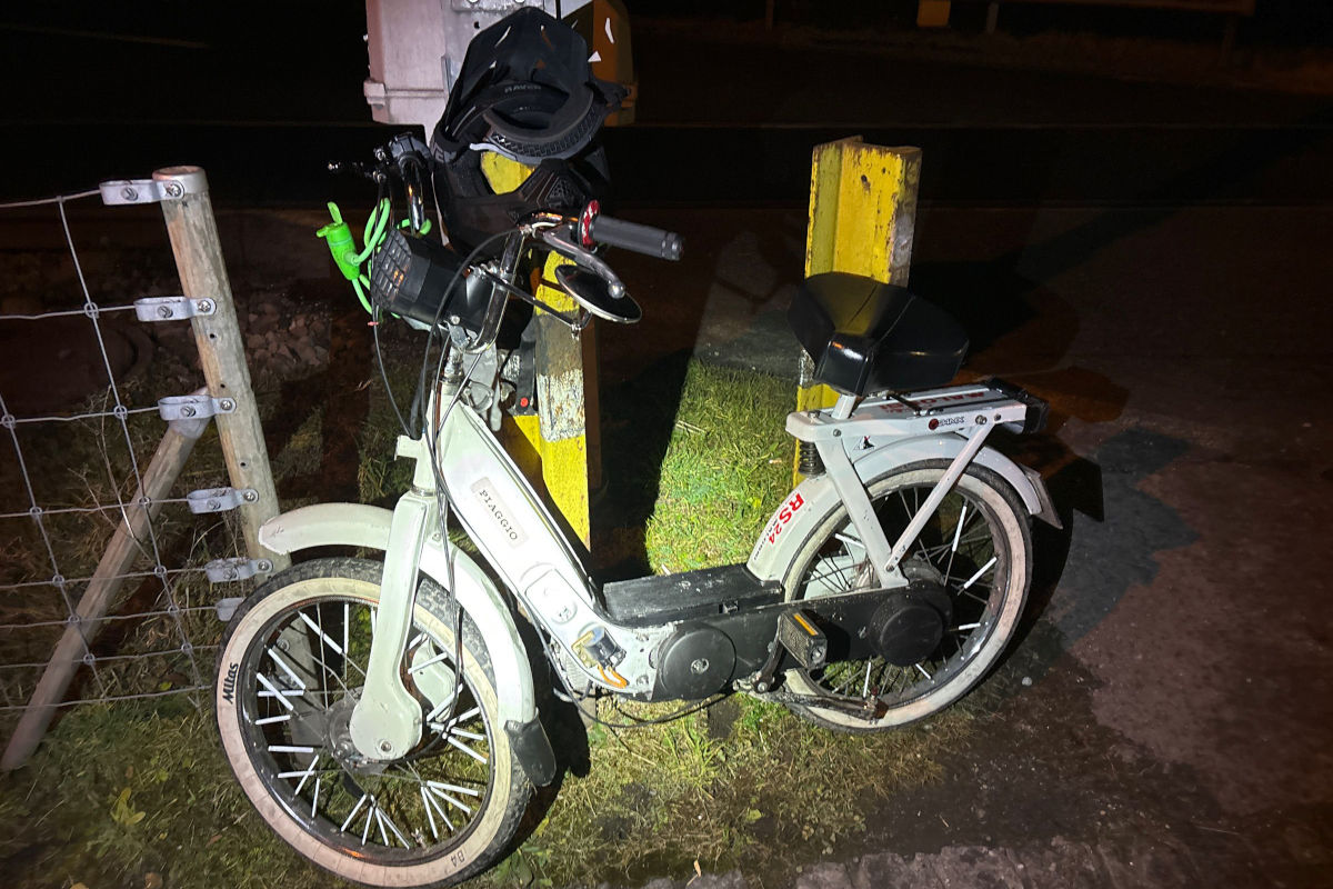 Näfels GL – Verkehrsunfall zwischen Auto und Mofa