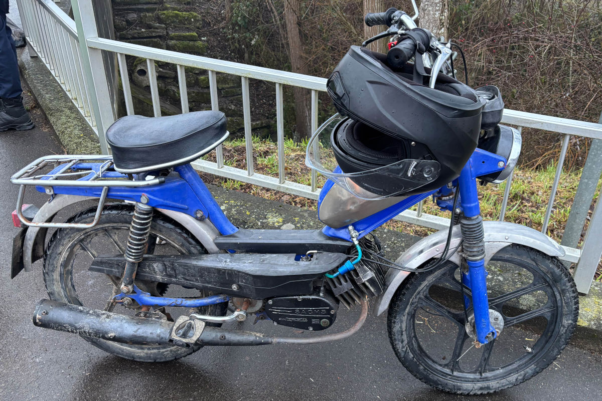 Winden TG – Jugendlicher Mofafahrer bei Kollision mit Auto verletzt