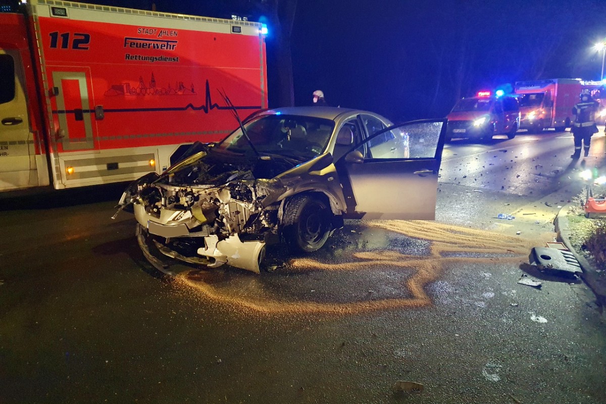 Ahlen – Heftiger Crash auf Kreuzung