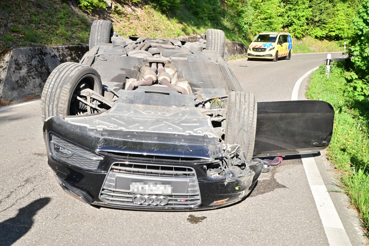 Schmerikon SG – Auto überschlägt sich bei Unfall