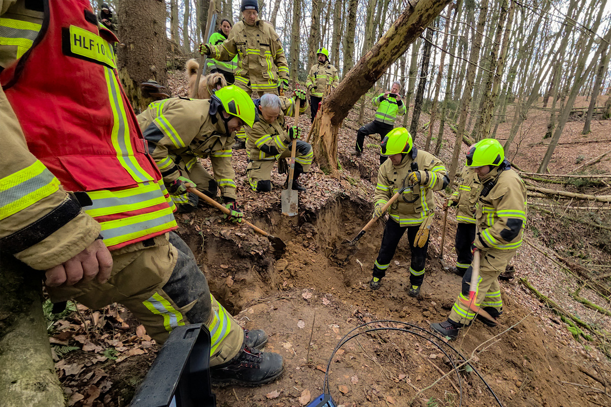 Wachtberg – Feuerwehr befreit Hund aus Fuchsbau