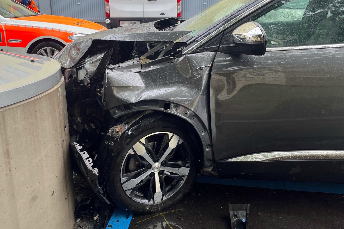 Rorschacherberg SG - Kollision mit einem Niederflurcontainer 