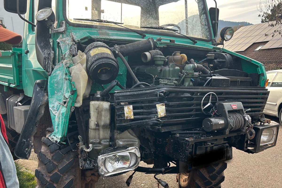 Annweiler – Unimog rollt in Garage