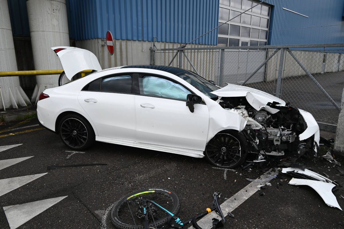 Unfall in Wil SG – E-Bikefahrer von Auto erfasst