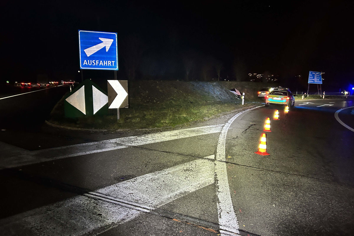A1 Aarau-West AG – Bei Autobahnausfahrt verunfallt