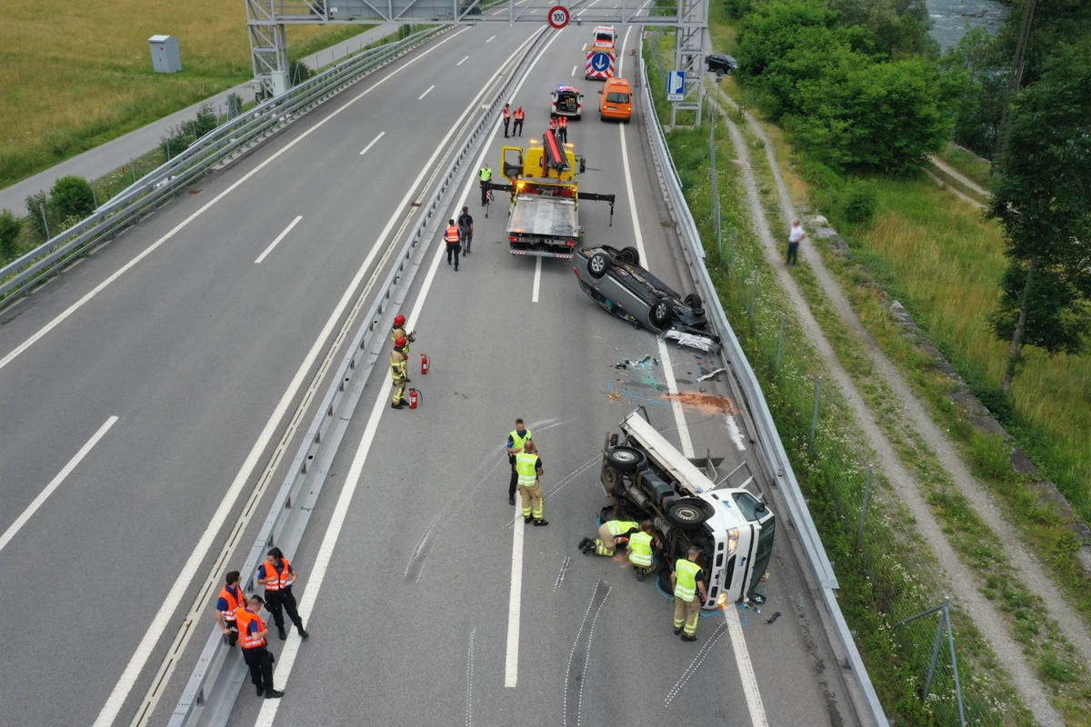 A13 Lumino GR – Auffahrkollision fordert zwei Verletzte