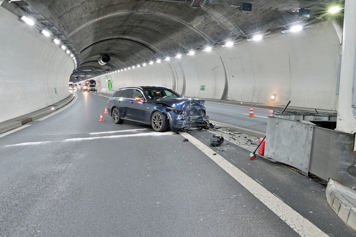 A2 Luzern LU – Unfall im Reussporttunnel