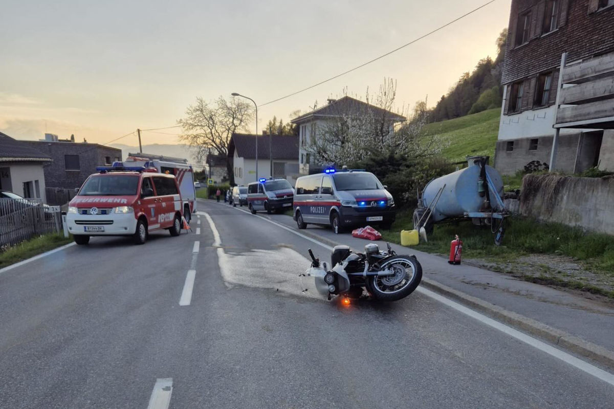 Kennelbach – Motorradfahrer bei Unfall mit Traktor verletzt
