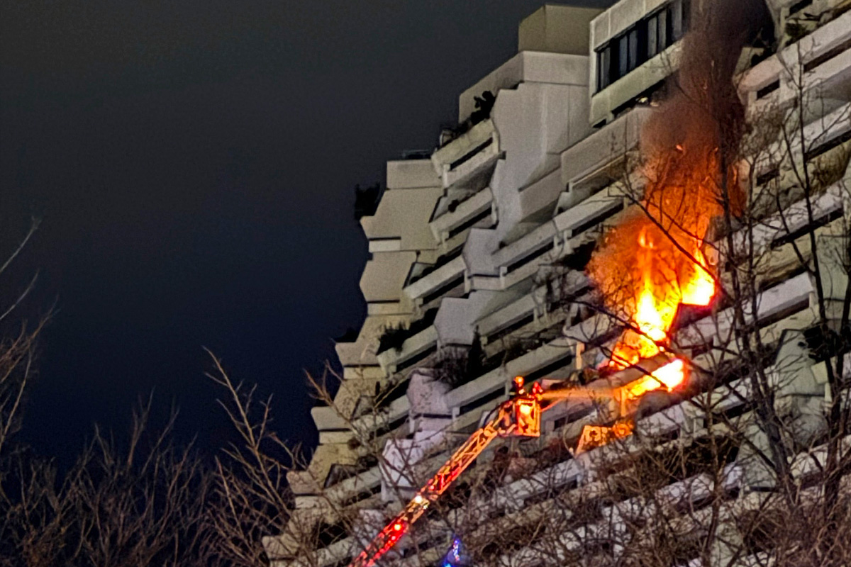 München – Ein Toter bei Wohnungsbrand in Hochhaus