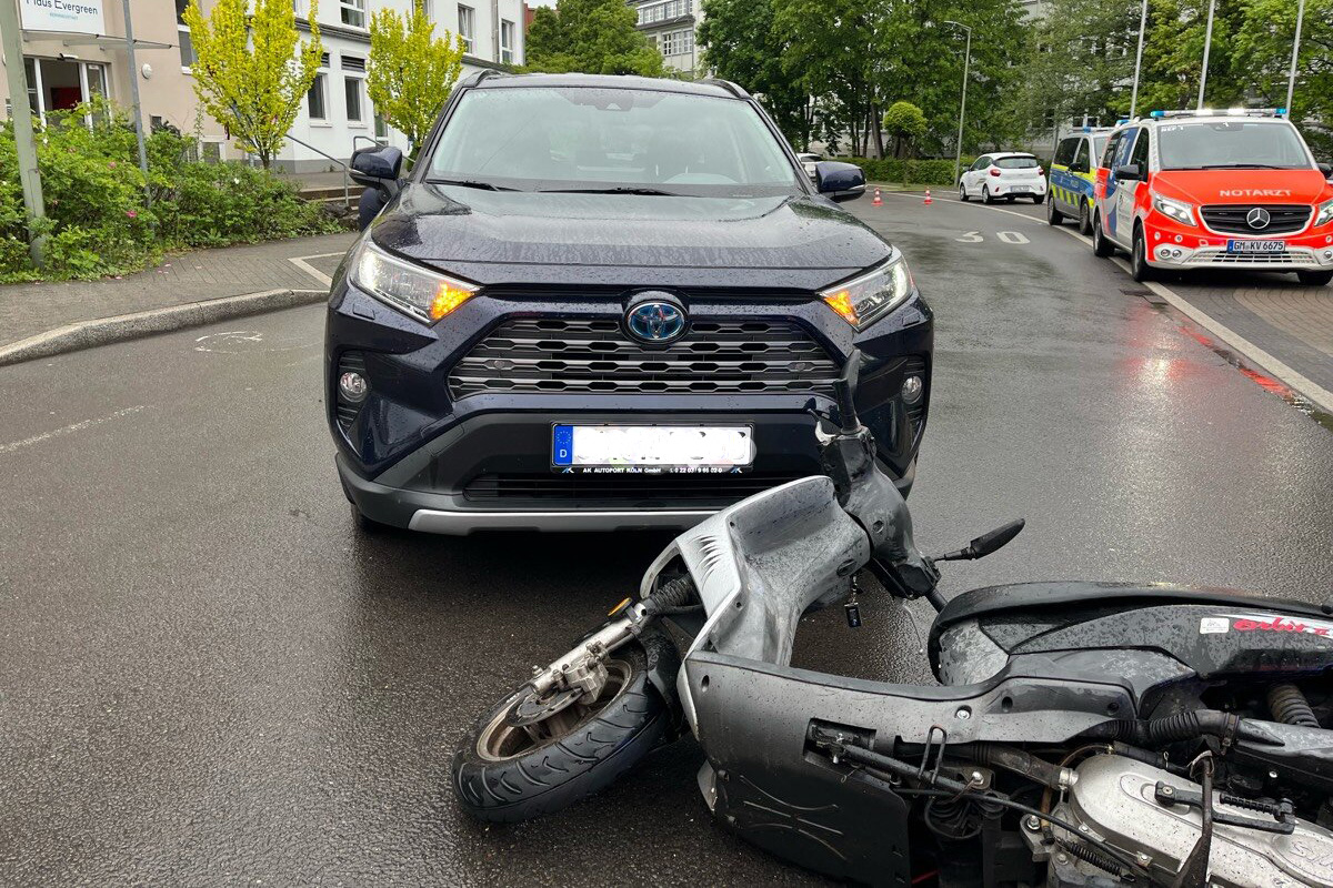 Bergneustadt – Mopedfahrer bei Unfall schwer verletzt