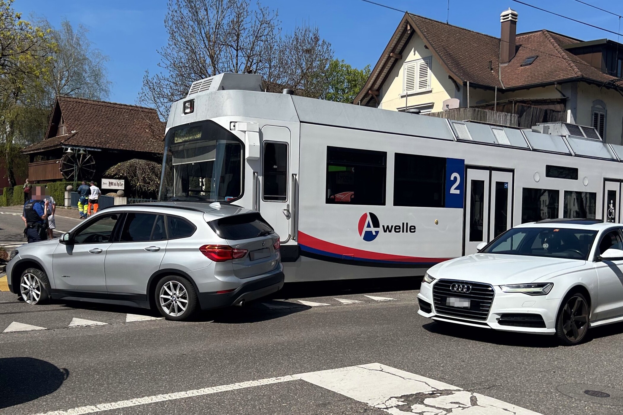 Oberentfelden AG – Unfall zwischen BMW und Zug