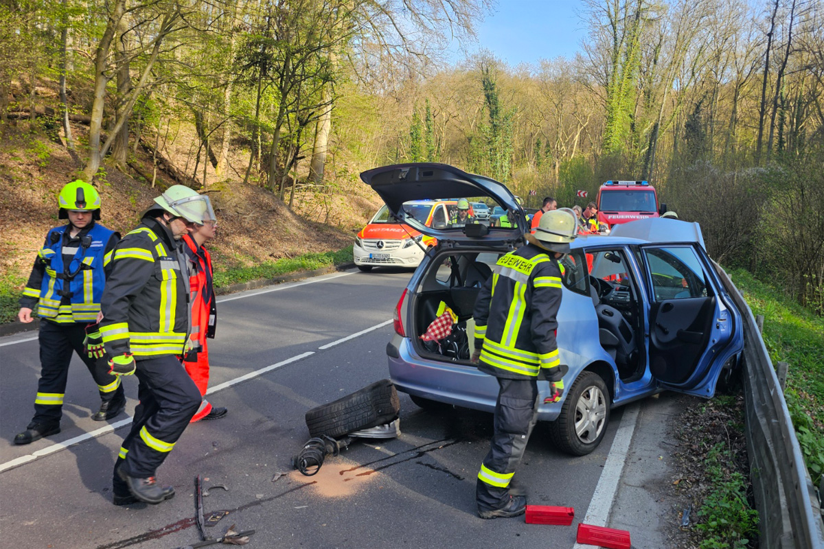 Königswinter – Drei Schwerverletzte bei Unfall im Gegenverkehr