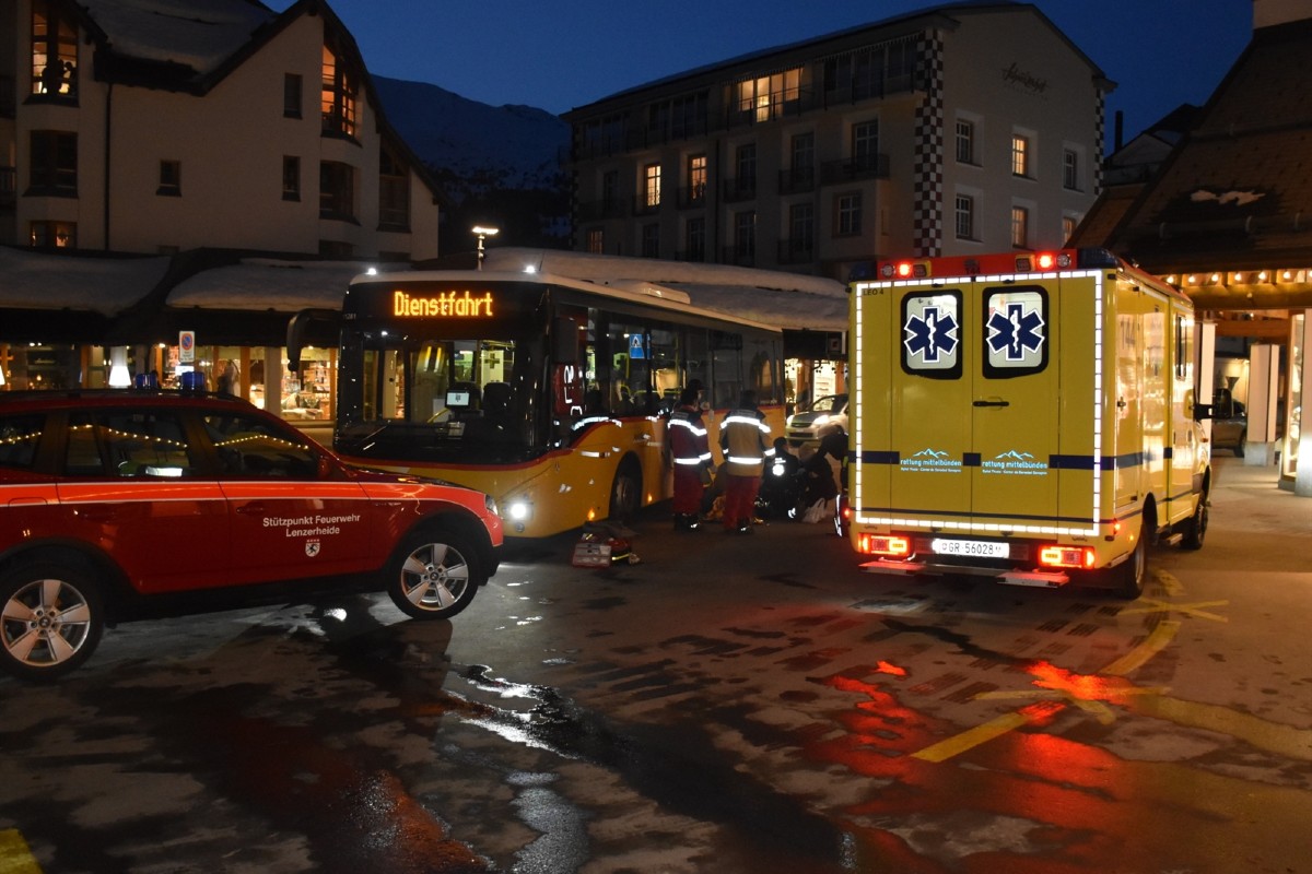Zeugenaufruf aus Lenzerheide GR - Kollision zwischen Bus und Fussgängerin