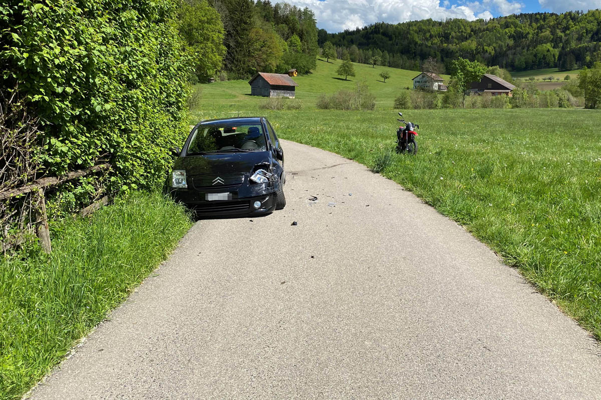 Dussnang TG - 15-Jähriger klaut Motorrad und baut Unfall!