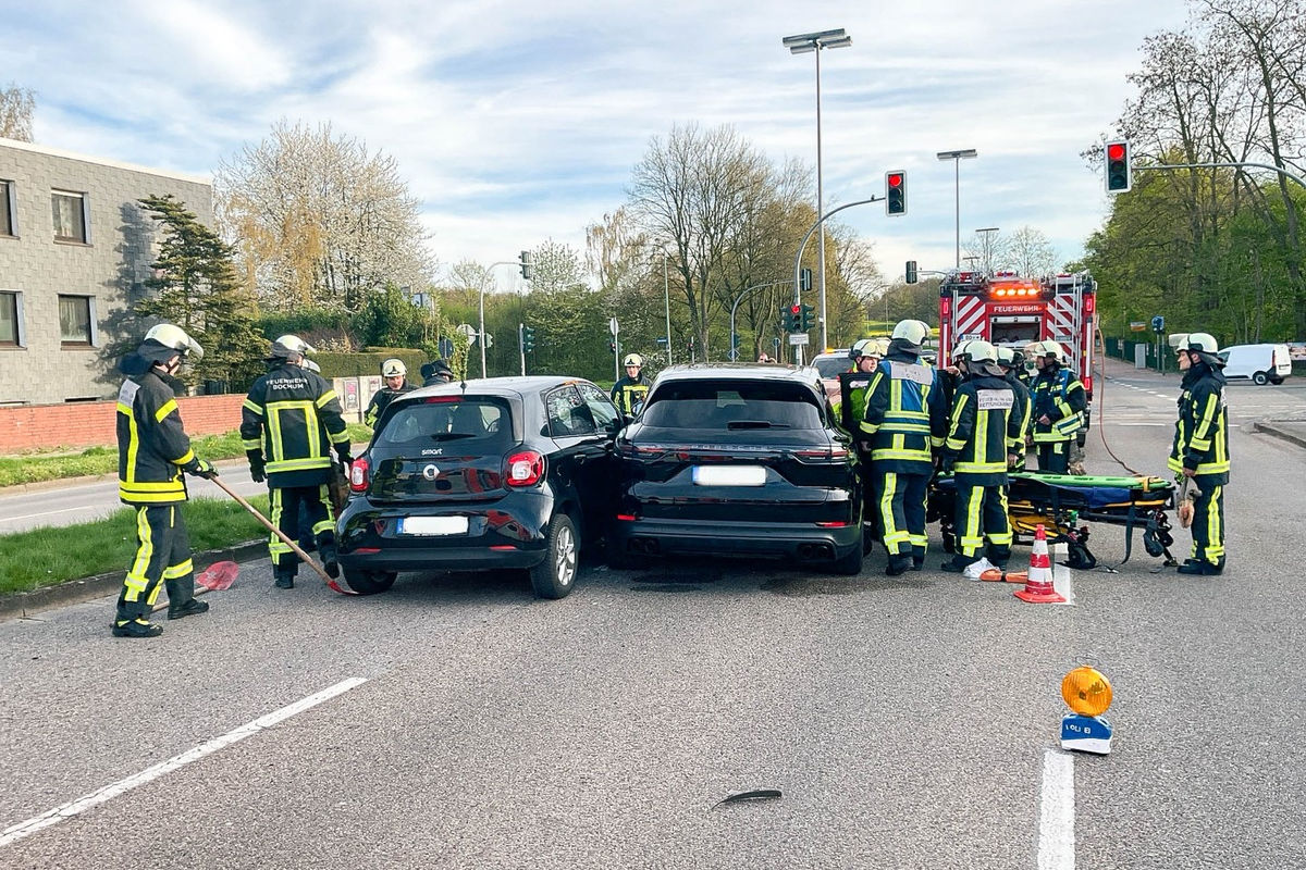 Bochum – Drei Verletzte nach Verkehrsunfall