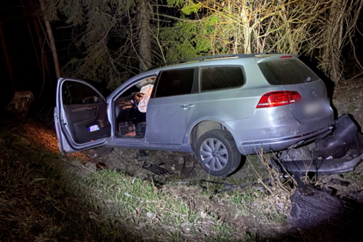 Spiringen UR - Lenkerin verunfallt in Kurve