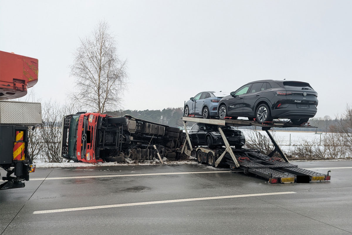 A1 Rotenburg – Zwei schwere Unfälle mit Lkw bei Glätte