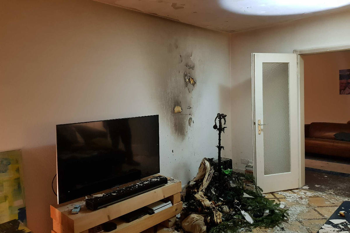 Weihnachtsbaum in Freiburg in Flammen aufgegangen – Brandausbruch im 7. Stock