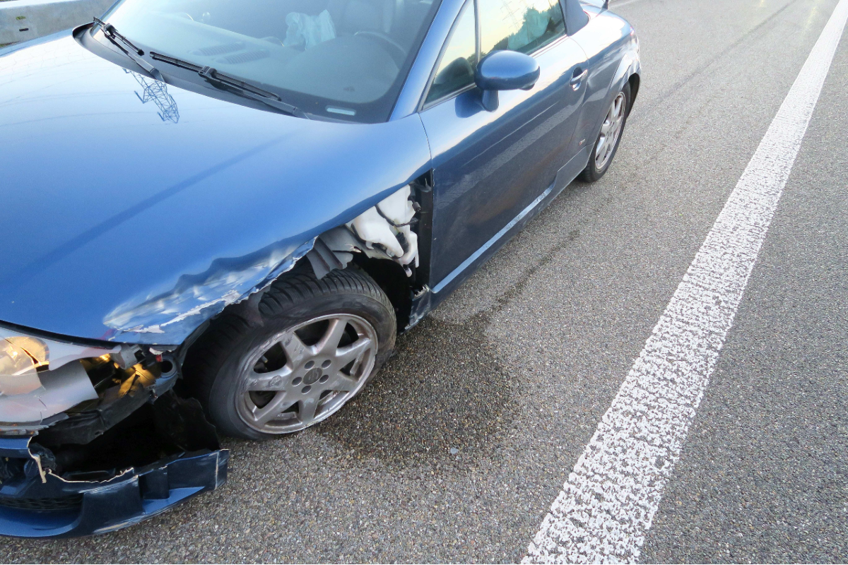 Mollis GL - Auf der A3 wegen Sekundenschlaf verunfallt