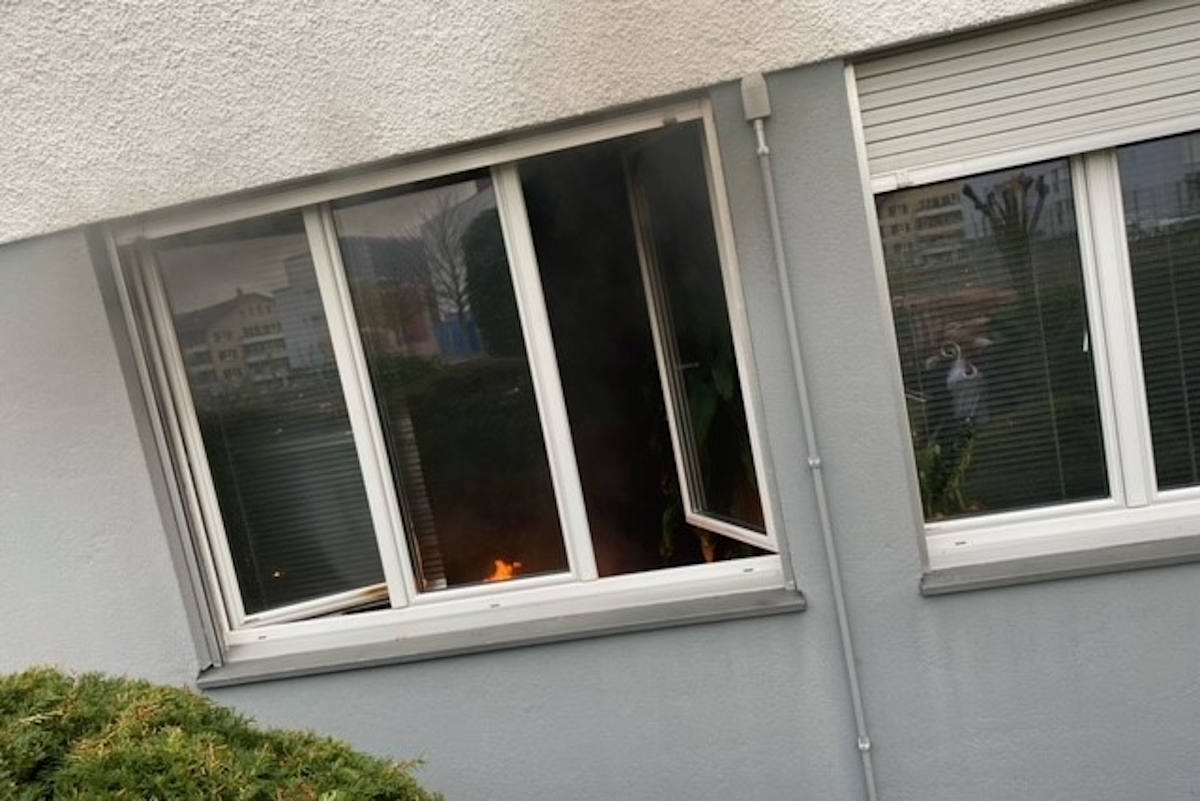 Wettingen AG – Grosser Sachschaden bei Wohnungsbrand