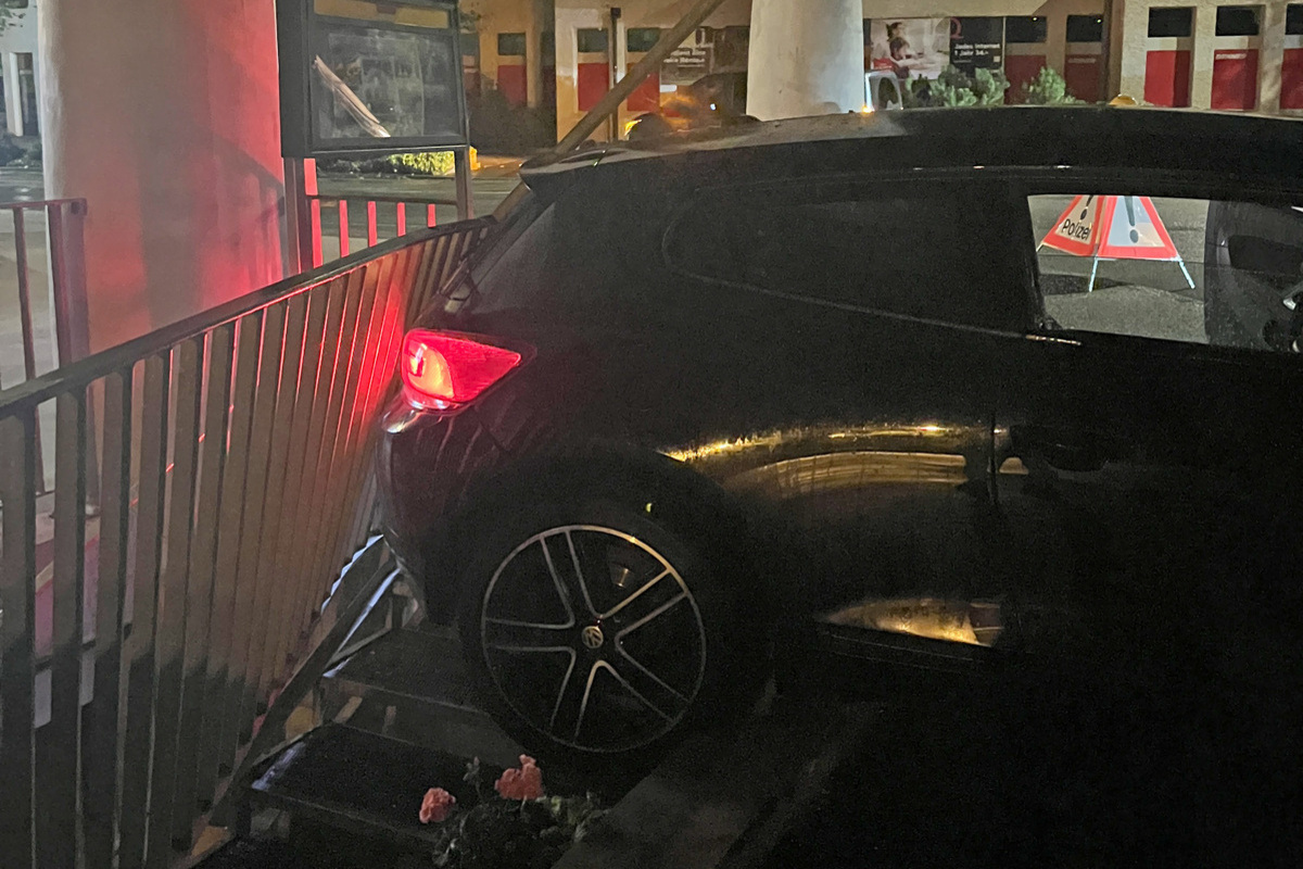 Arbon TG - Fahrunfähig vor der Polizei geflüchtet und verunfallt 