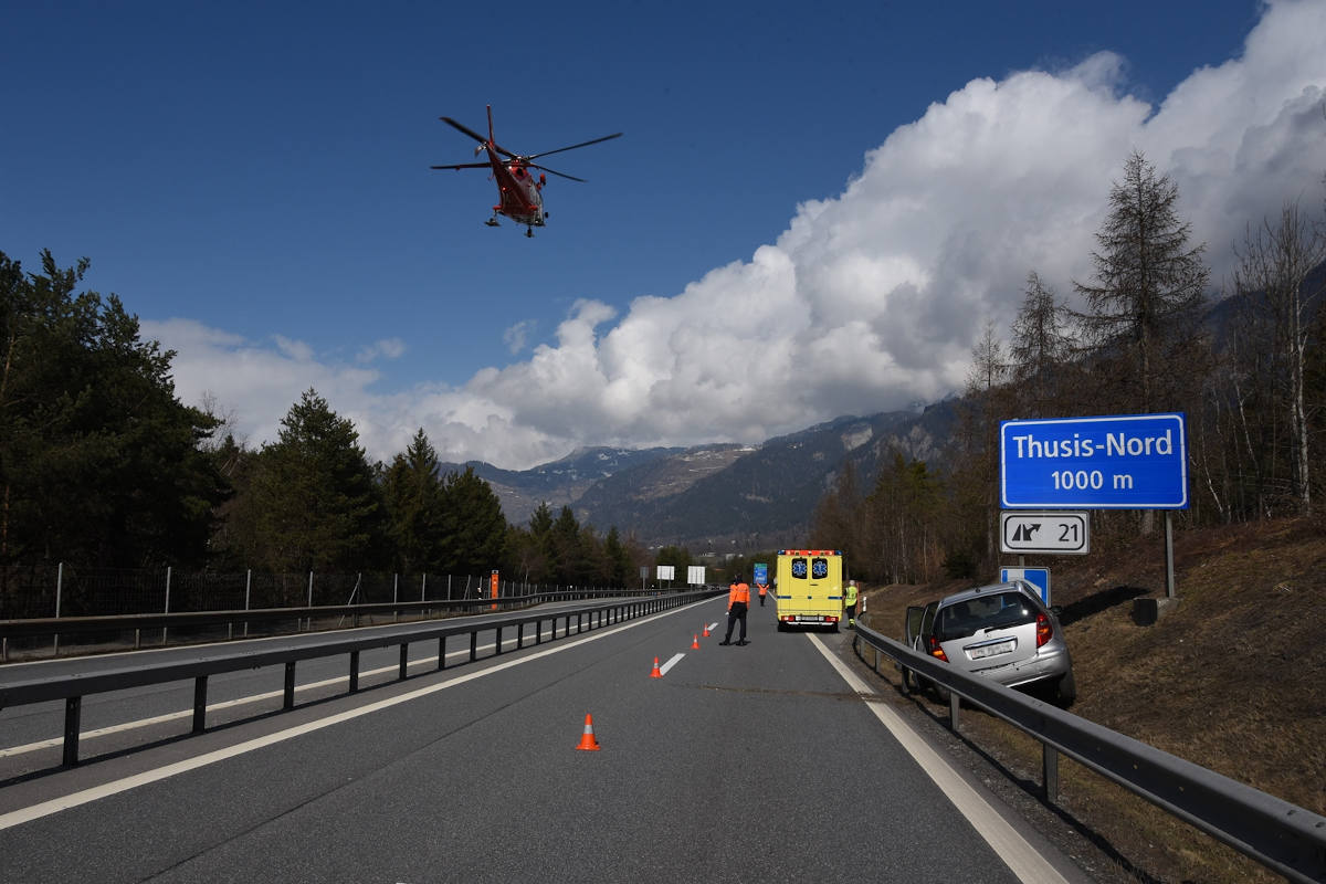 A13 Sils i.D. GR – Verletzte bei Unfall auf der Autobahn