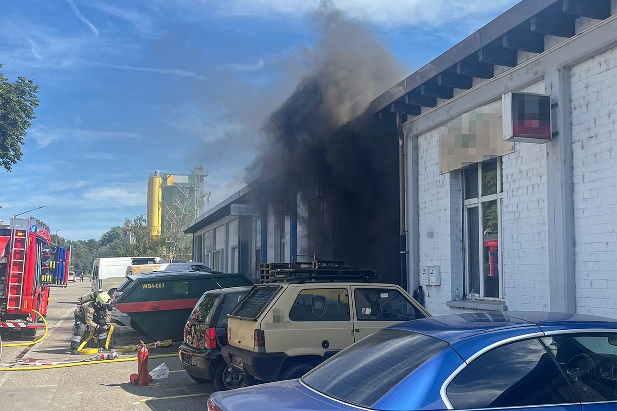 Muttenz BL - Hardstrasse wegen Brand gesperrt
