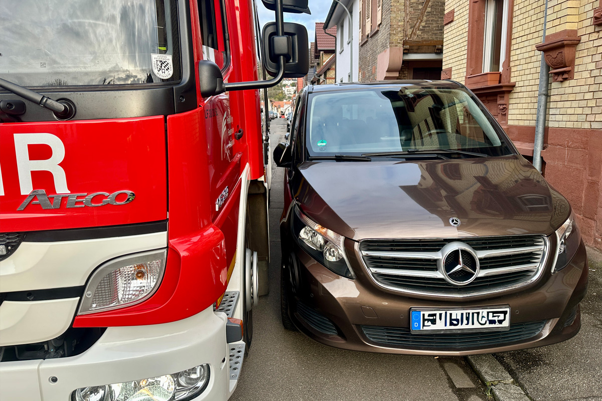 Weinheim – Gullybrand durch Böller ausgelöst