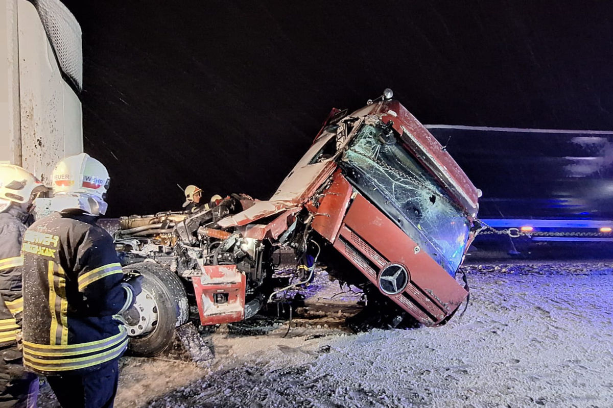  Winterliche Straßen sorgen für zahlreiche Einsätze auf der A1