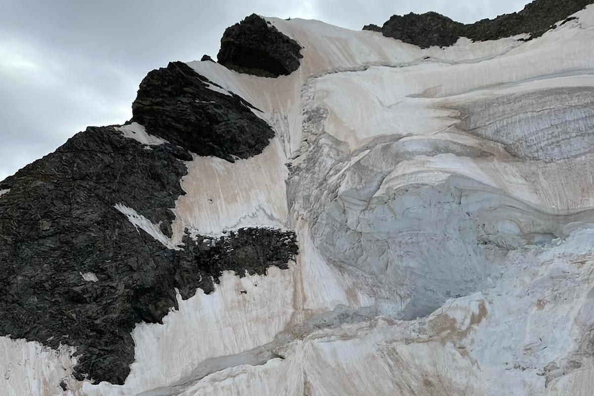 Pontresina GR - Alpinist stürzt in eine Gletscherspalte