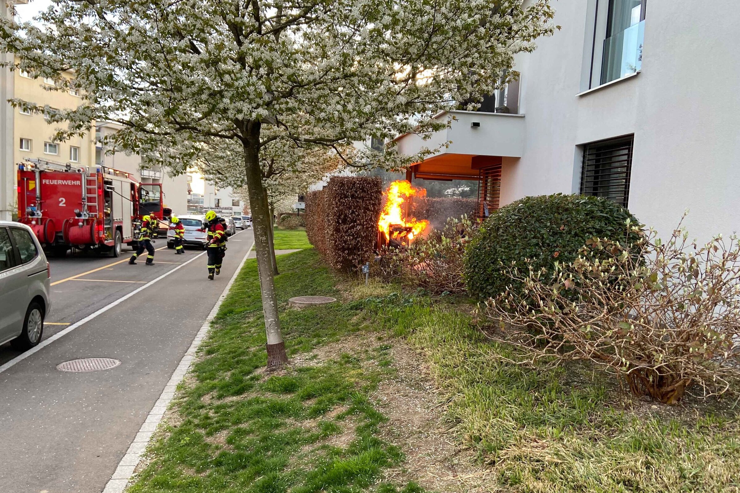 Baar ZG – Gasgrill in Brand geraten