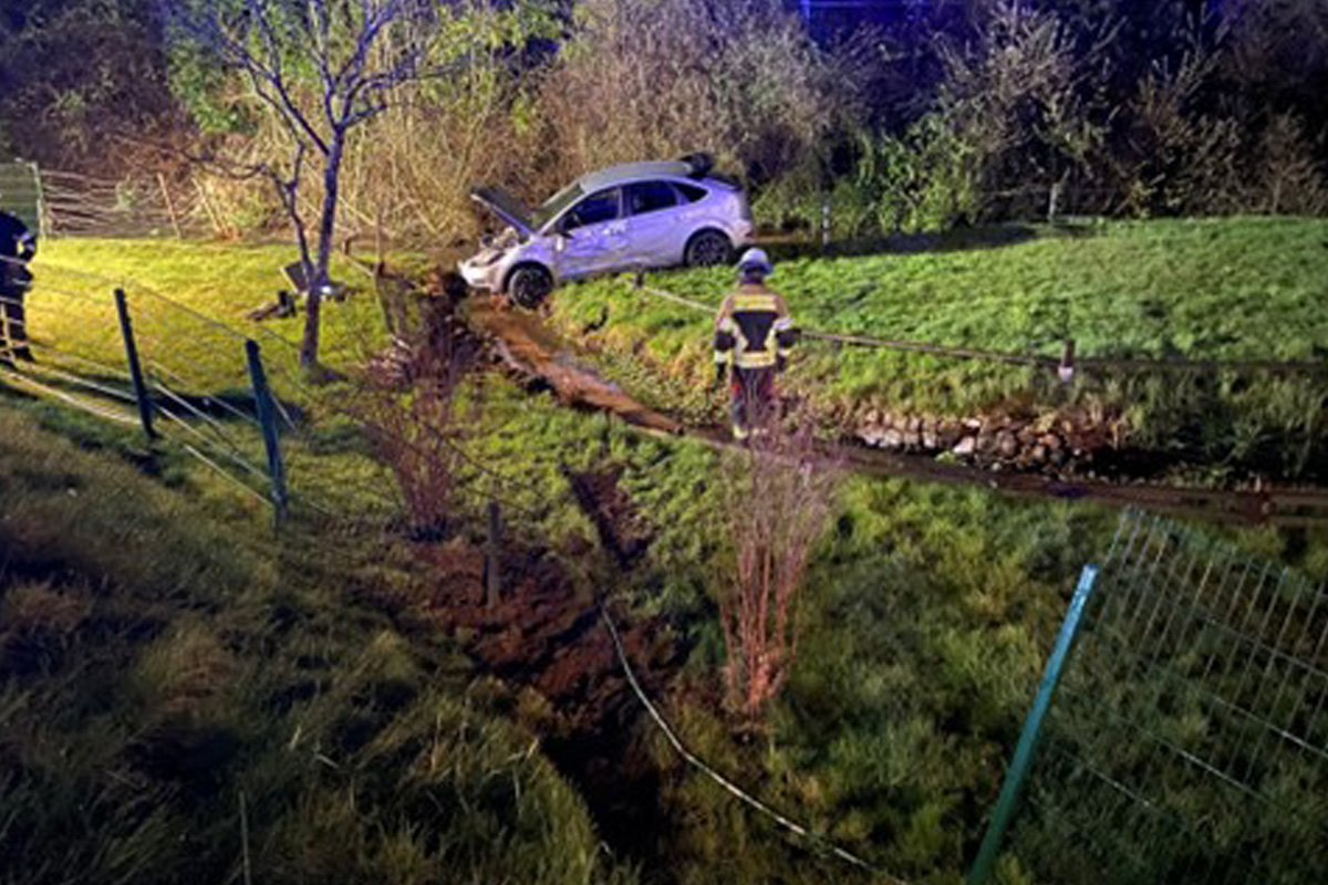 Esthal – Autofahrer greift nach Unfall Polizeibeamte an