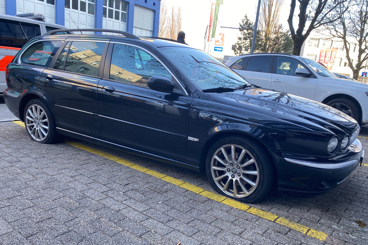 St. Gallen – Jaguar flieht vor Polizeikontrolle