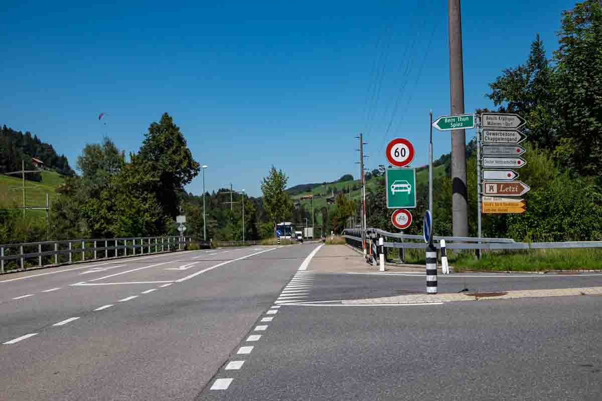 A6 Mülenen – Spiezwiler - Schaden bei Brückenfuge festgestellt - Brücke gesperrt