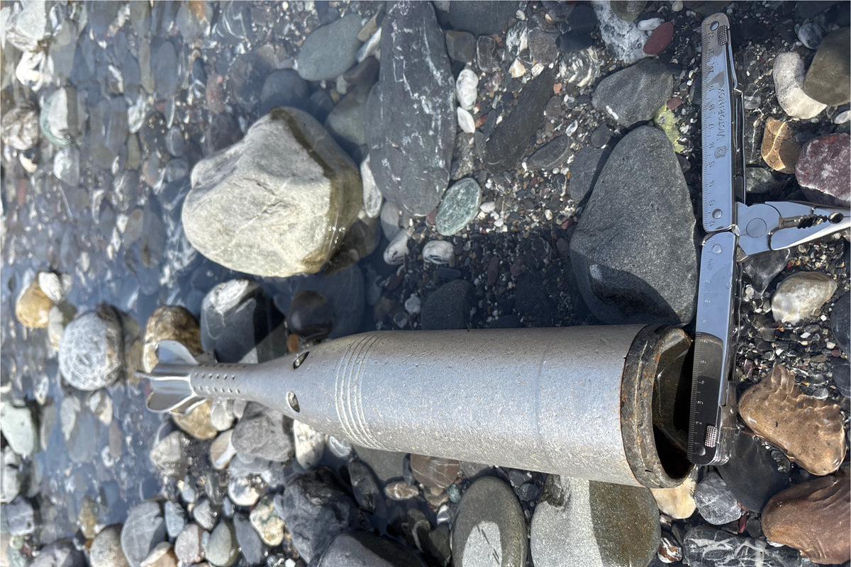 Linth GL – Vermeintlicher Sprengkörper im Flussbett