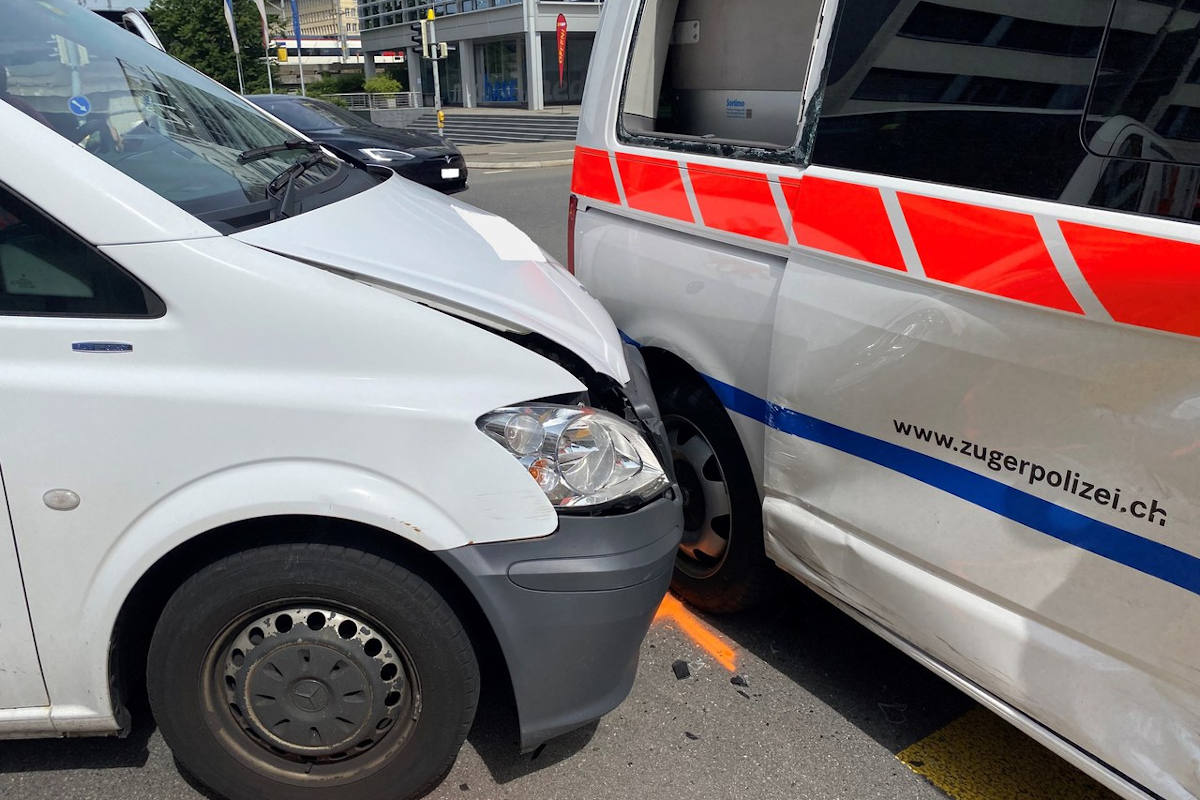 Stadt Zug – Kollision auf dringlicher Dienstfahrt