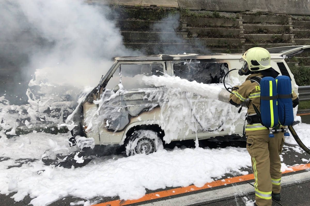 A10 Kuchl – Fahrzeugbrand auf der Tauernautobahn