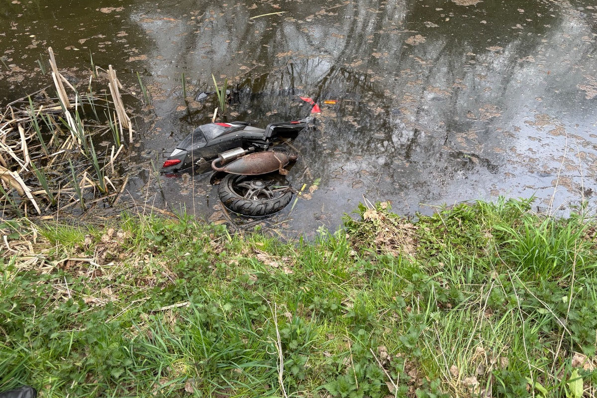 Prüm – Unbekannte entsorgen Roller in Teichanlage