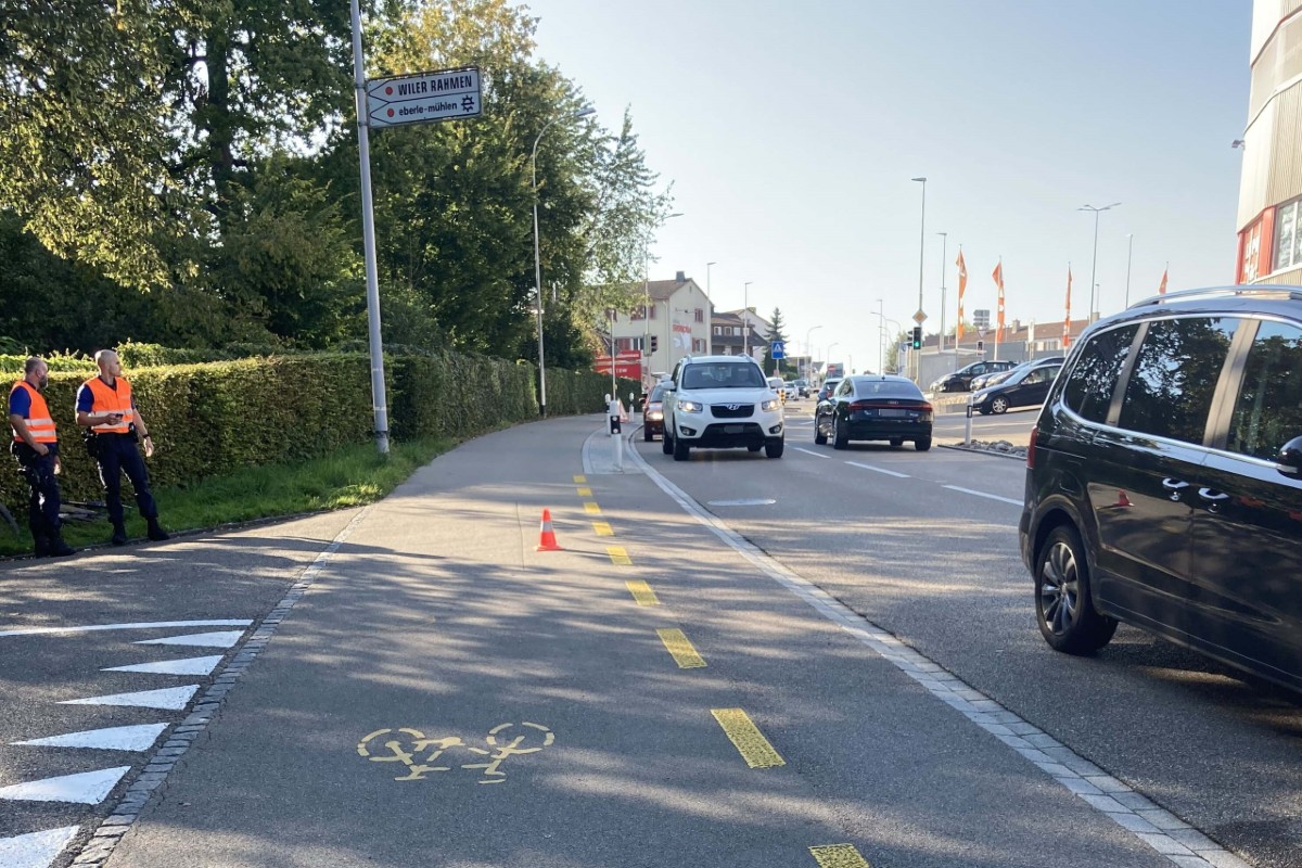 Wil SG - Kollision zwischen Auto und E-Bike – E-Bikefahrer verletzt