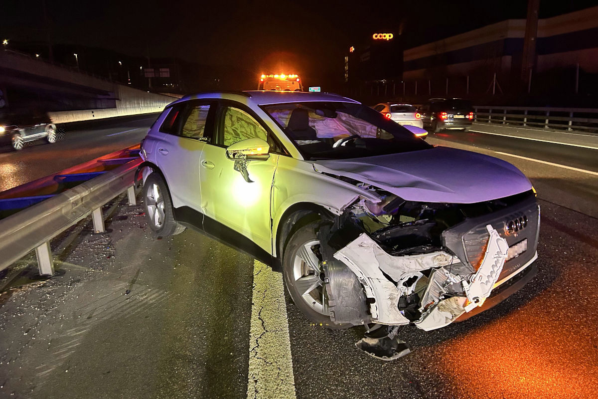 A1 Spreitenbach AG – Bei Spurwechsel auf Autobahn verunfallt