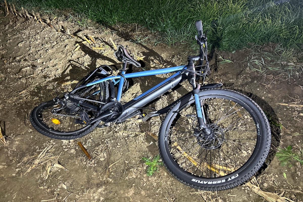 Suhr AG - Velofahrer wird bei Unfall weggeschleudert 