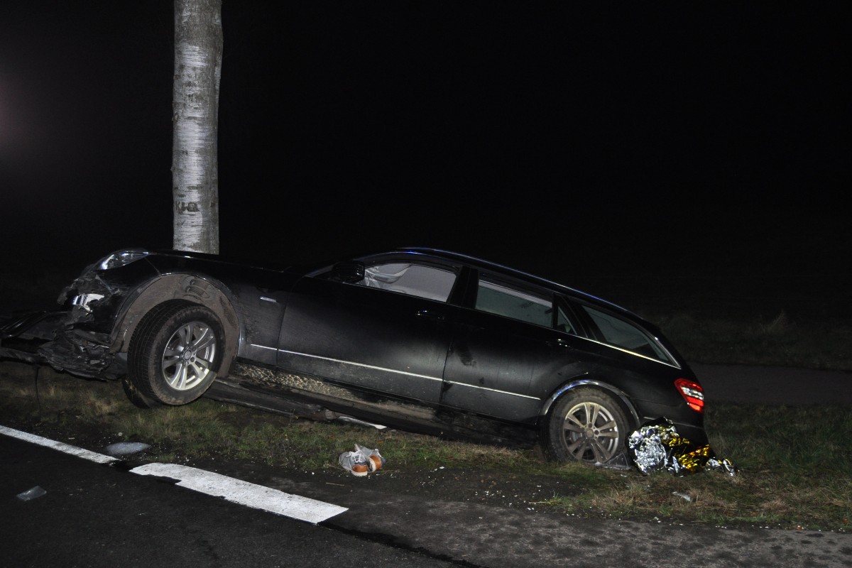 Schwerer Verkehrsunfall in Warpe - zwei stark alkoholisierte Fahrzeugführer und drei Verletzte