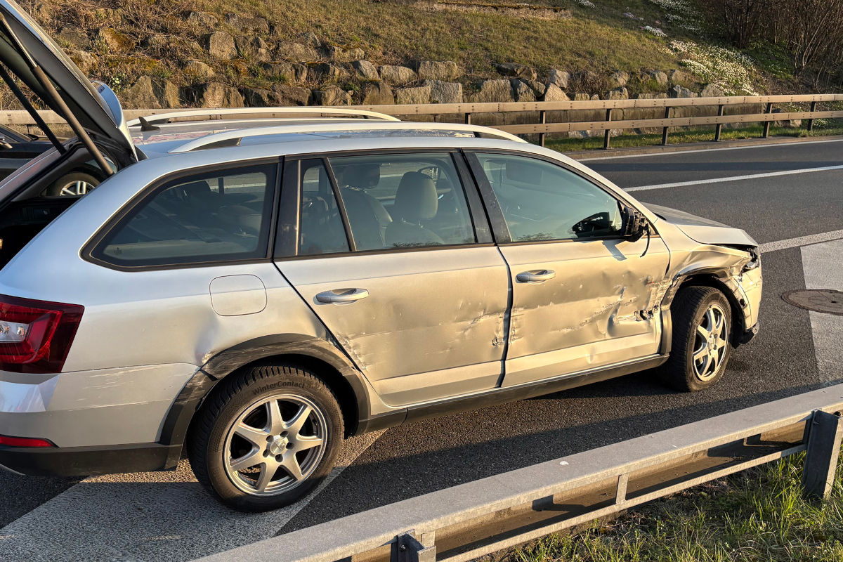 Unfall bei Luzern – Auto prallt gegen Leitplanke auf A14