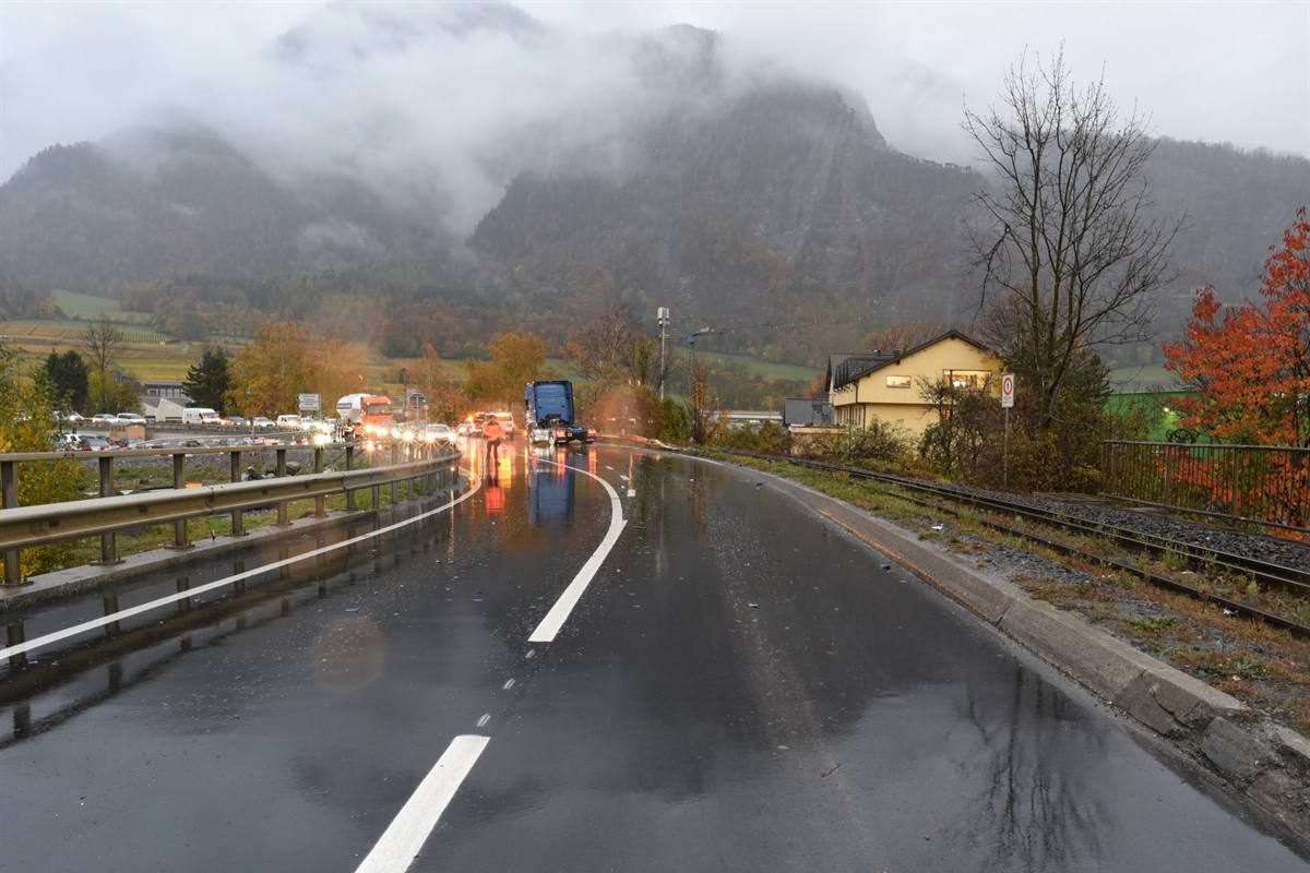 Trimmis GR – Fahrzeuglenkerin bei Streifkollision verletzt