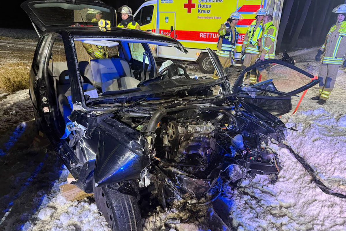 Stade – Sechs Verletzte bei Unfall im Schnee